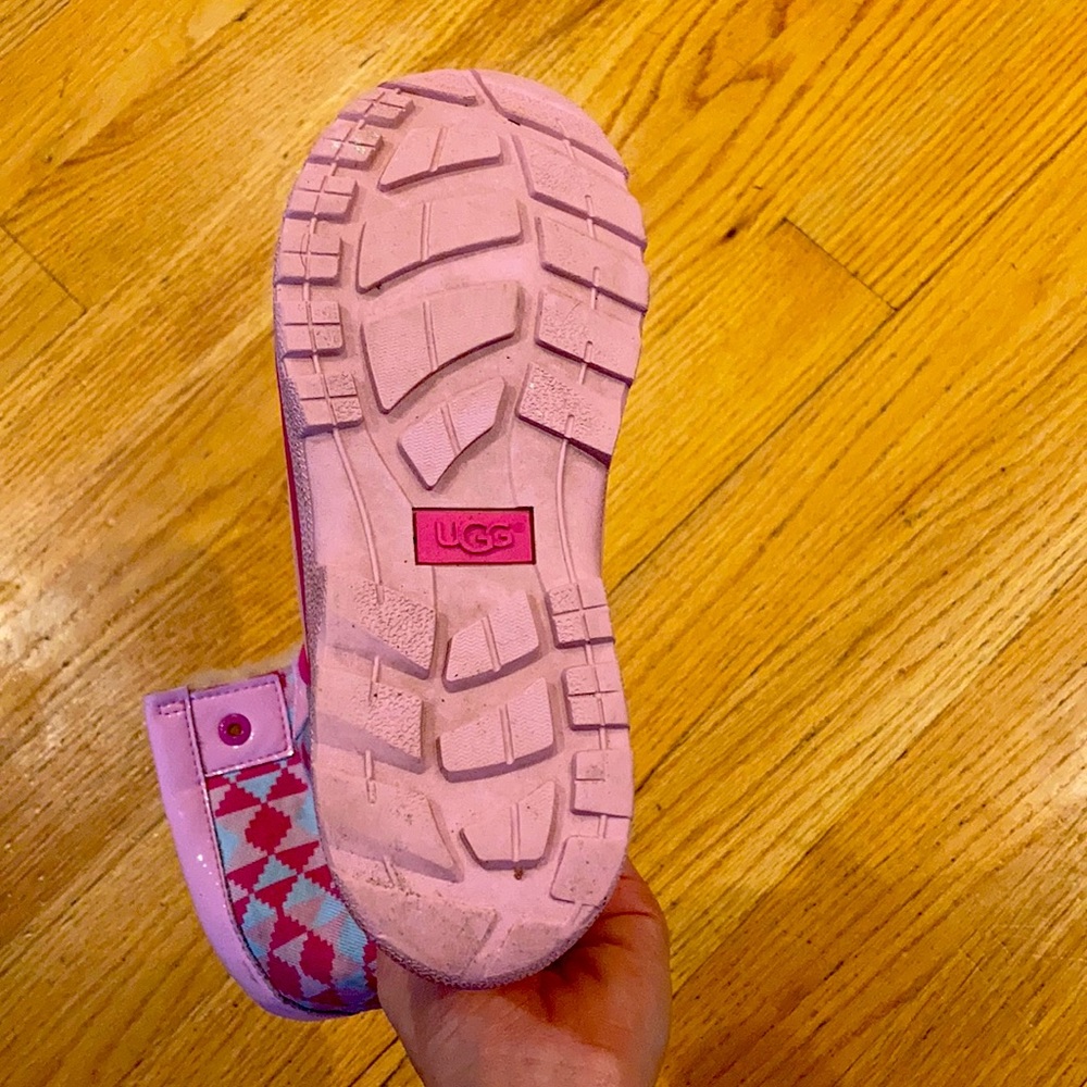 🚨SOLD🚨Kids ugg boots worn twice - Picture 5 of 5
